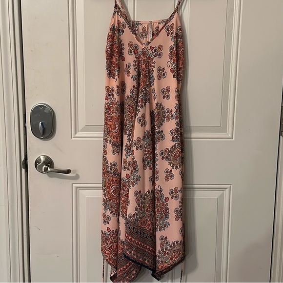Dry Goods Dresses & Skirts - Sweet paisley print midi dress w/ asymmetrical hem & adjustable straps.